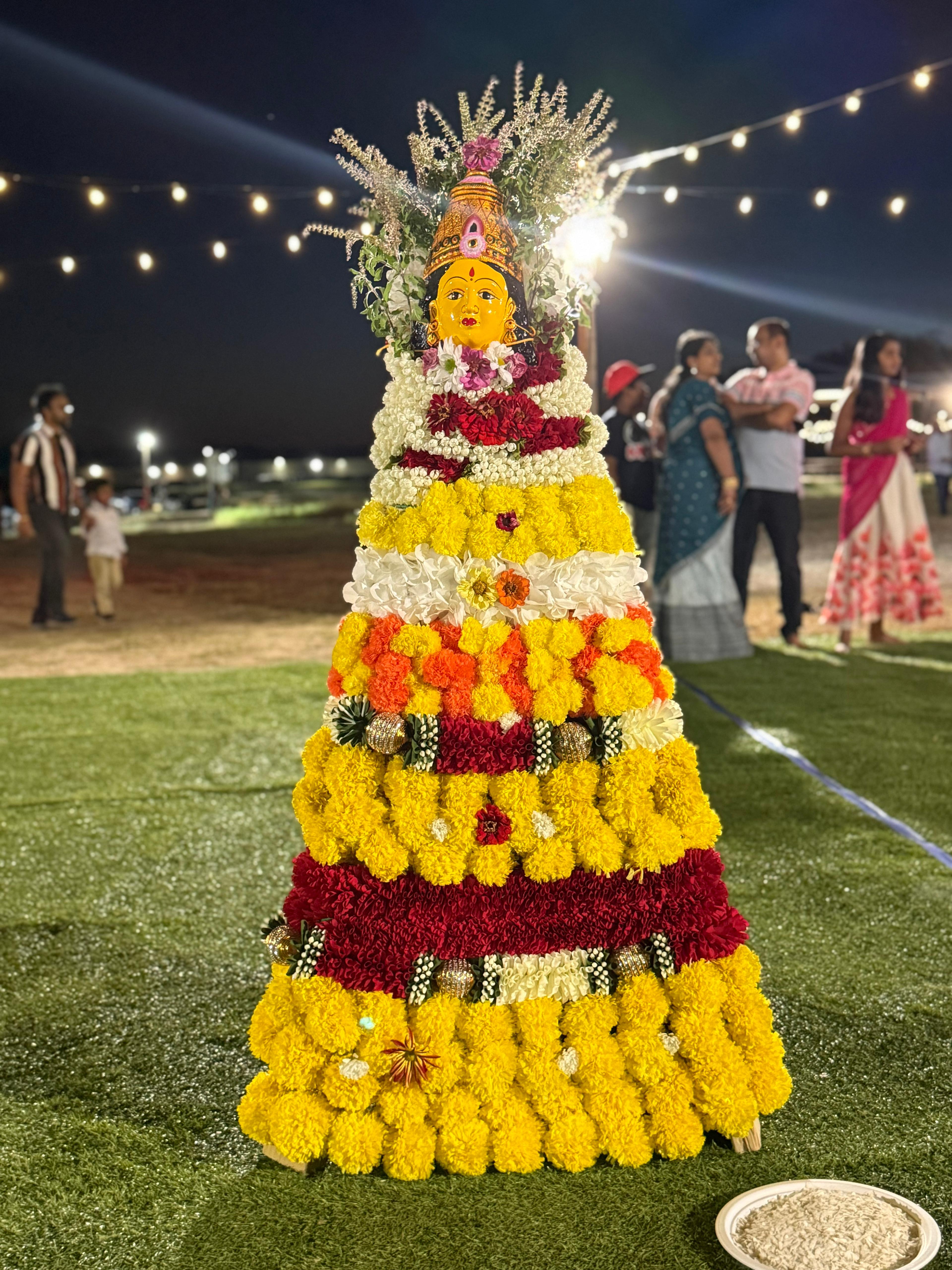A floral tribute to Goddess Gauri — Bathukamma festivities that echoed devotion and togetherness! 🌷