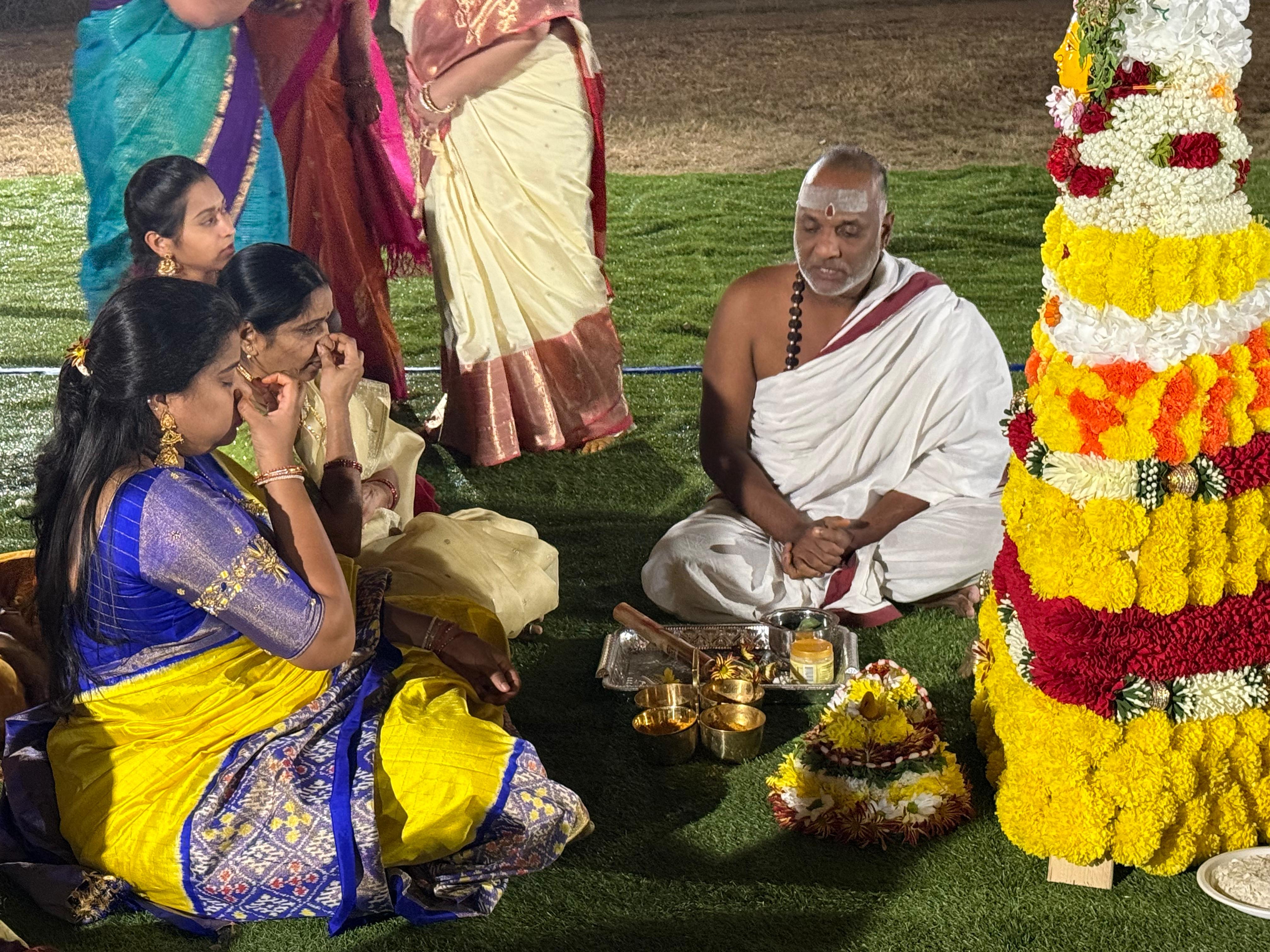 From rhythmic songs to divine smiles — Bathukamma 2025 at Hari Hara Kshethram was truly unforgettable! 🌼